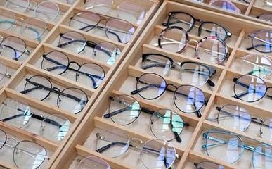 阿里眼鏡聯(lián)合會(huì) 創(chuàng)新模式引領(lǐng)眼鏡行業(yè)變革，實(shí)現(xiàn)多方共贏